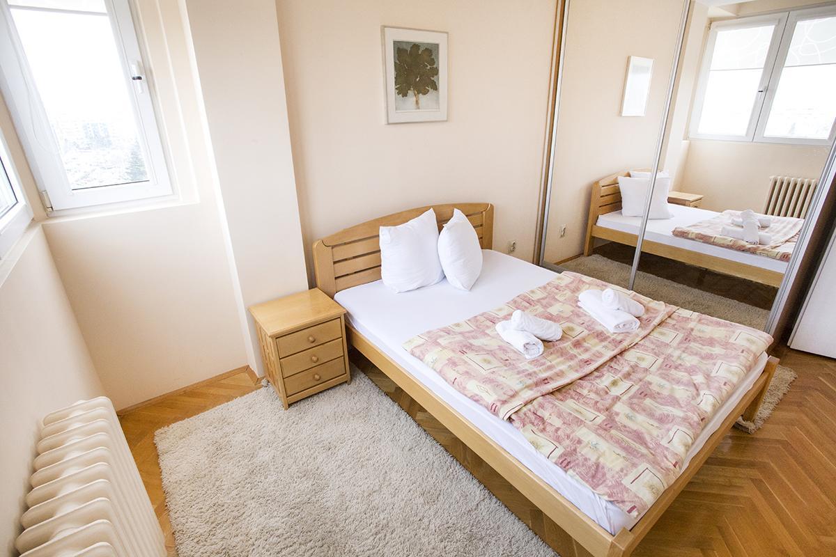 Apartment Loti Belgrad Exteriör bild