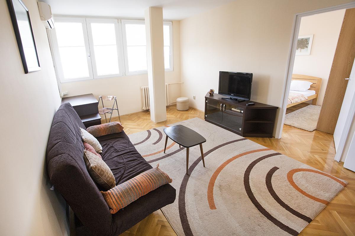 Apartment Loti Belgrad Exteriör bild